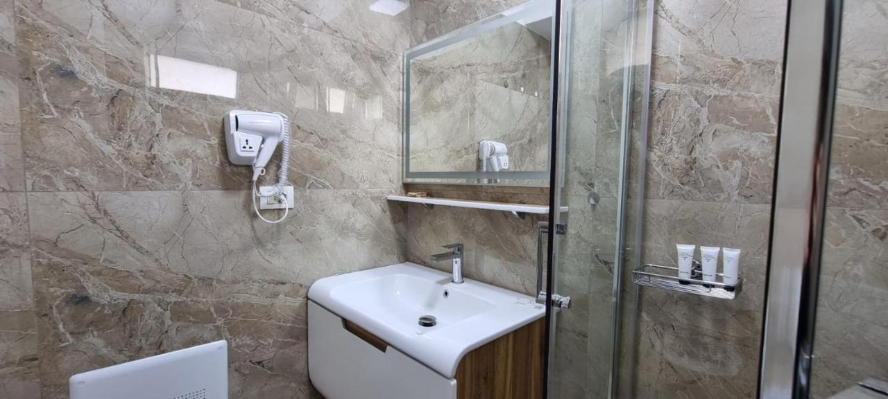 Aaa Apartment Berat Luaran gambar